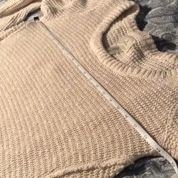 Beautiful long sleeve sweater - Picture 7 of 7